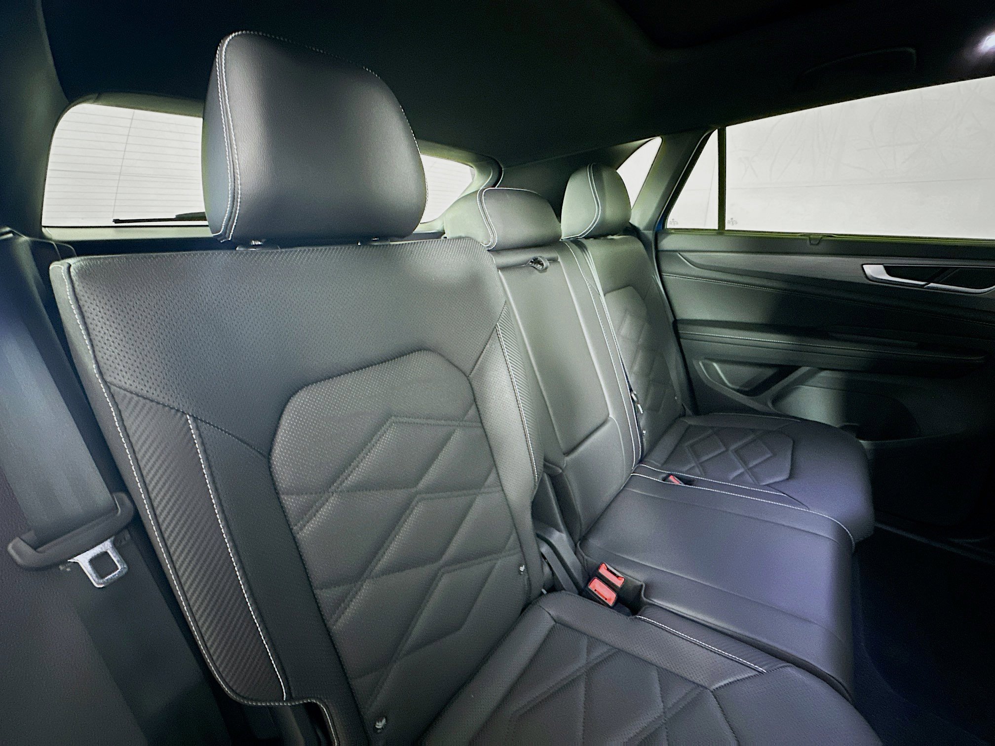 2025 Volkswagen Atlas Cross Sport SE Technology photo 25