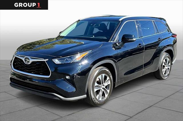 2022 Toyota Highlander XLE's photo