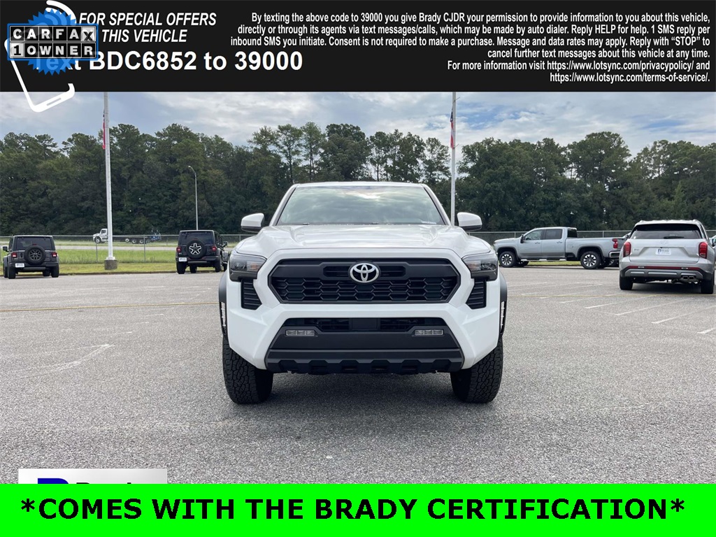 2025 Toyota Tacoma TRD Off-Road photo 2