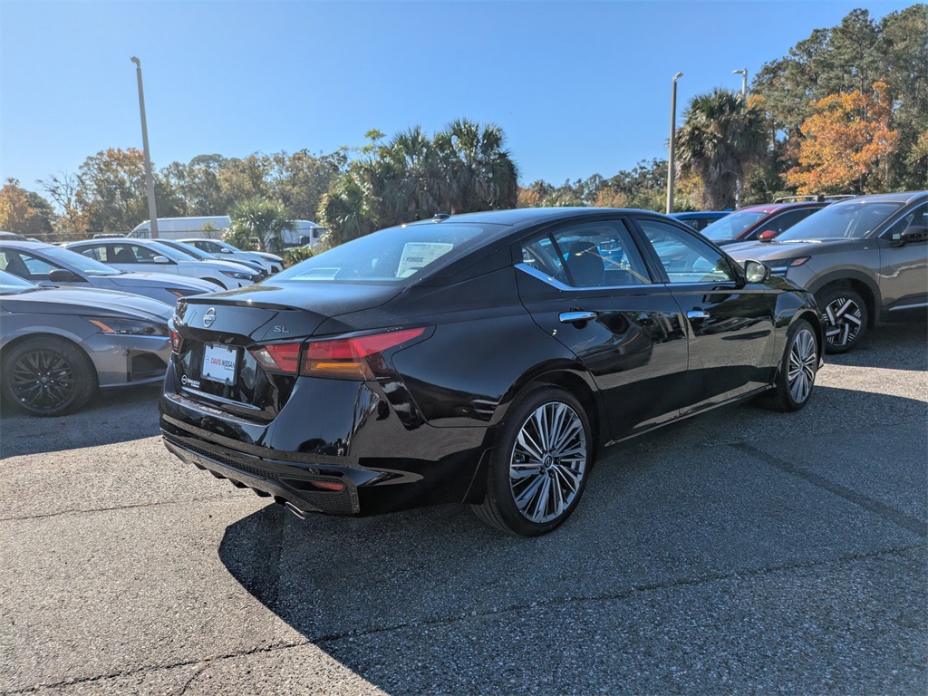 2025 Nissan Altima SL photo 3