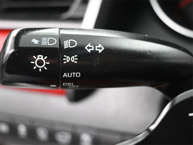 2020 Toyota Camry XSE photo 17