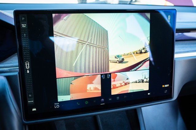 2021 Tesla Model S Plaid photo 21