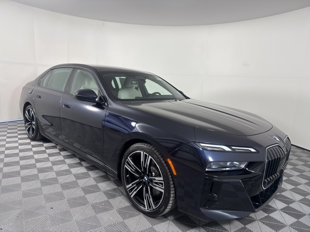 2025 BMW 7 Series 760i's photo