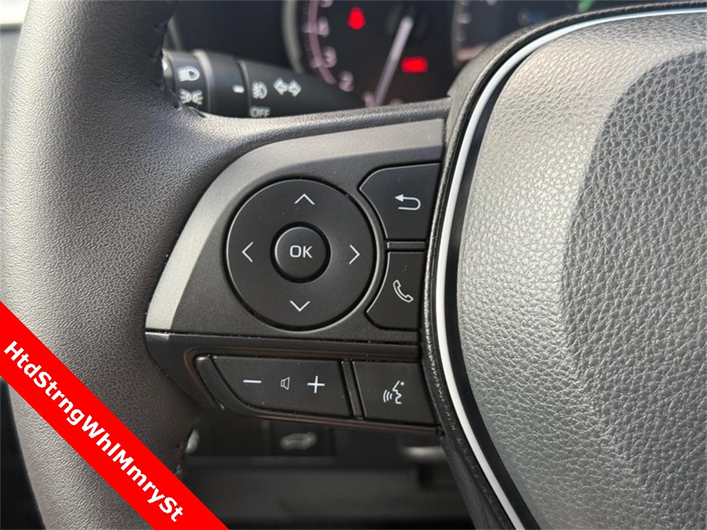 2024 Toyota RAV4 XLE Premium photo 16