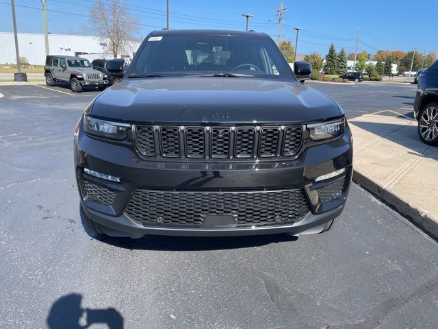 2025 Jeep Grand Cherokee Limited photo 4