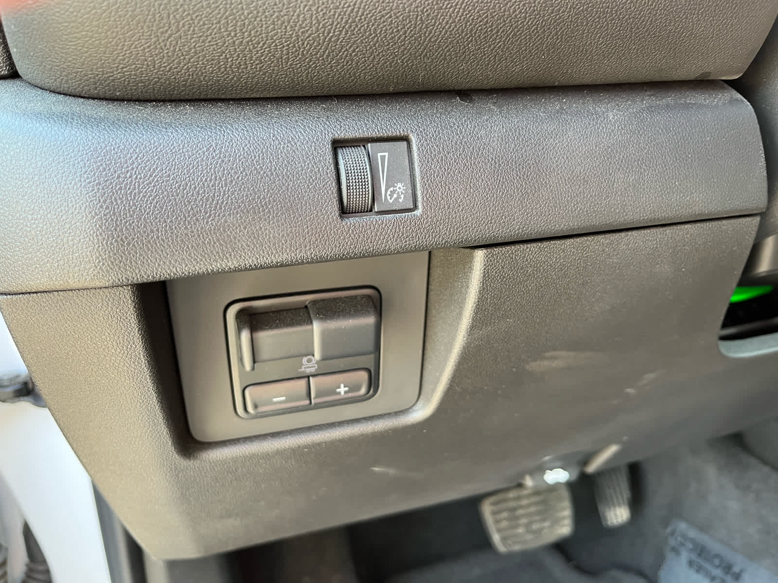 2024 Chevrolet Colorado LT photo 17