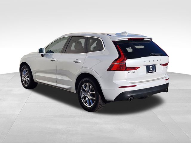 2021 Volvo XC60 T6 Momentum photo 4