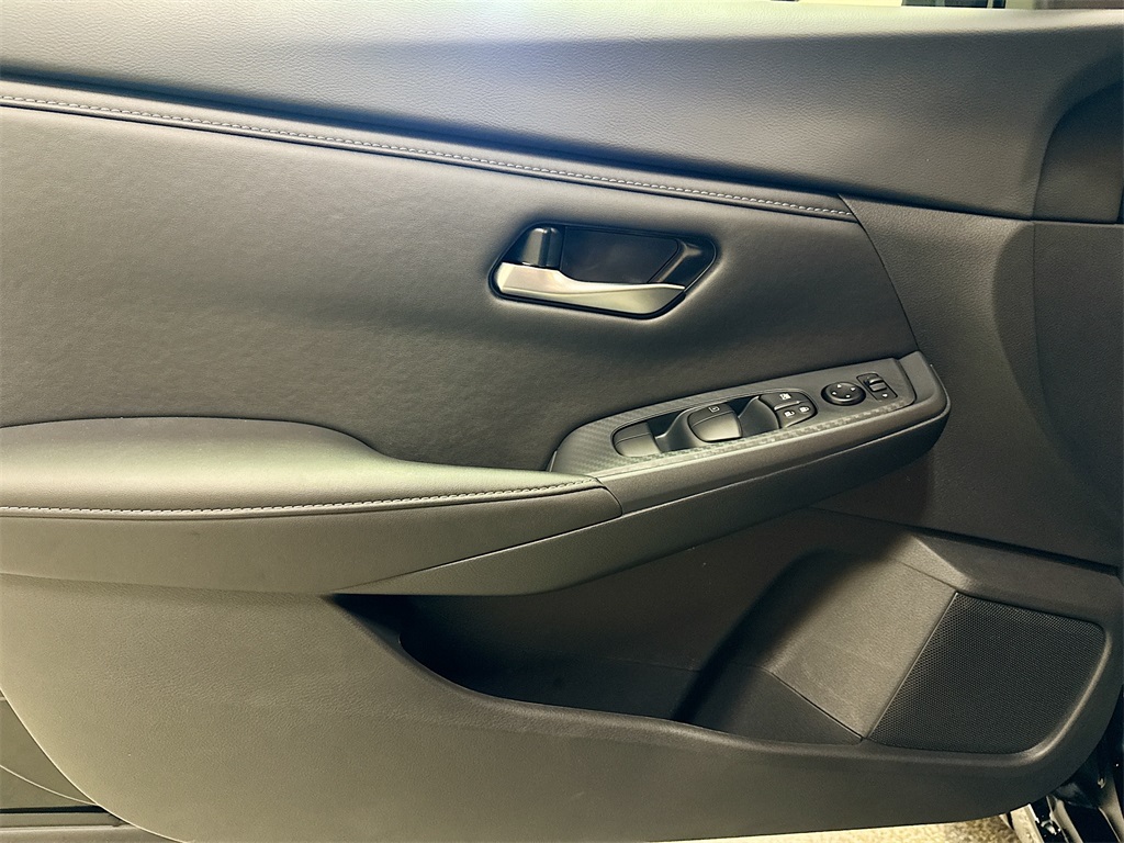 2025 Nissan Sentra SV photo 19