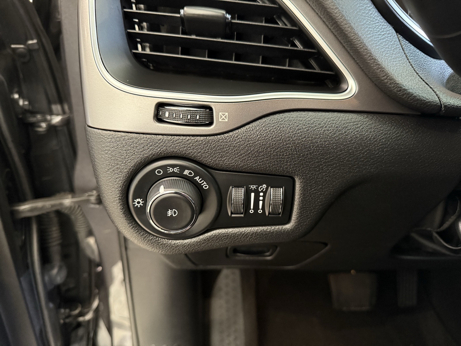 2019 Jeep Cherokee Latitude photo 15
