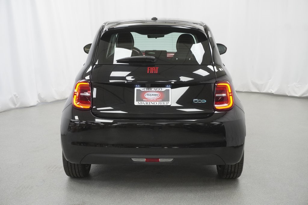 2024 Fiat 500e Red photo 9