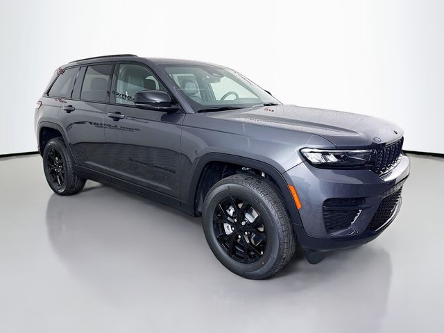 2025 Jeep Grand Cherokee Altitude's photo