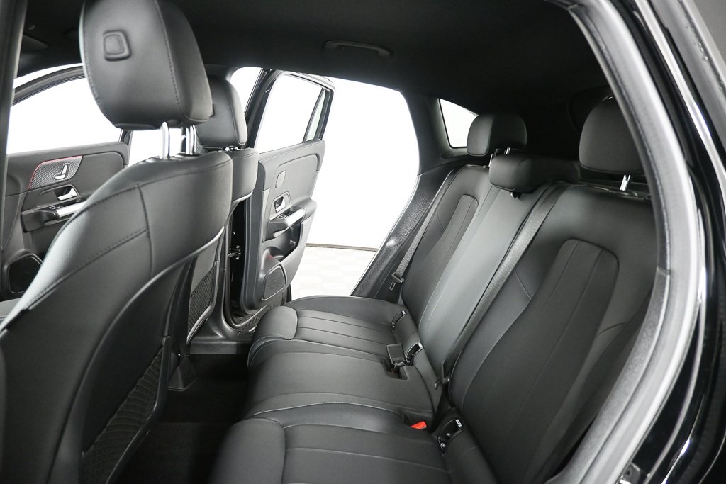 2025 Mercedes Benz GLA 250 photo 17