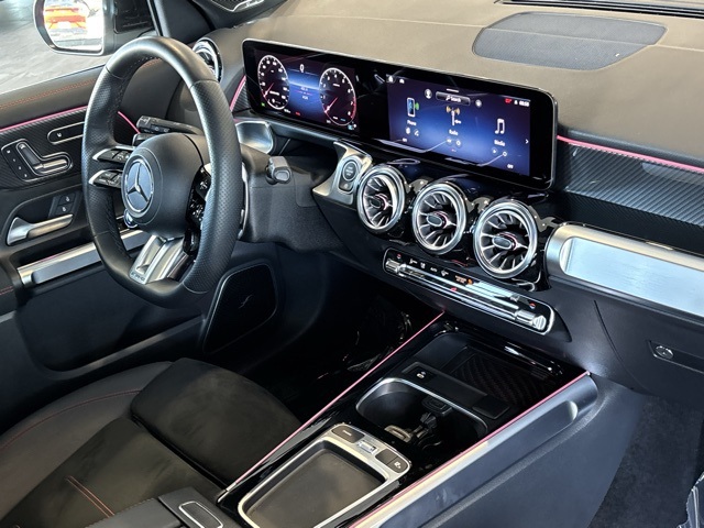 2025 Mercedes Benz GLB 35 AMG 4MATIC photo 24