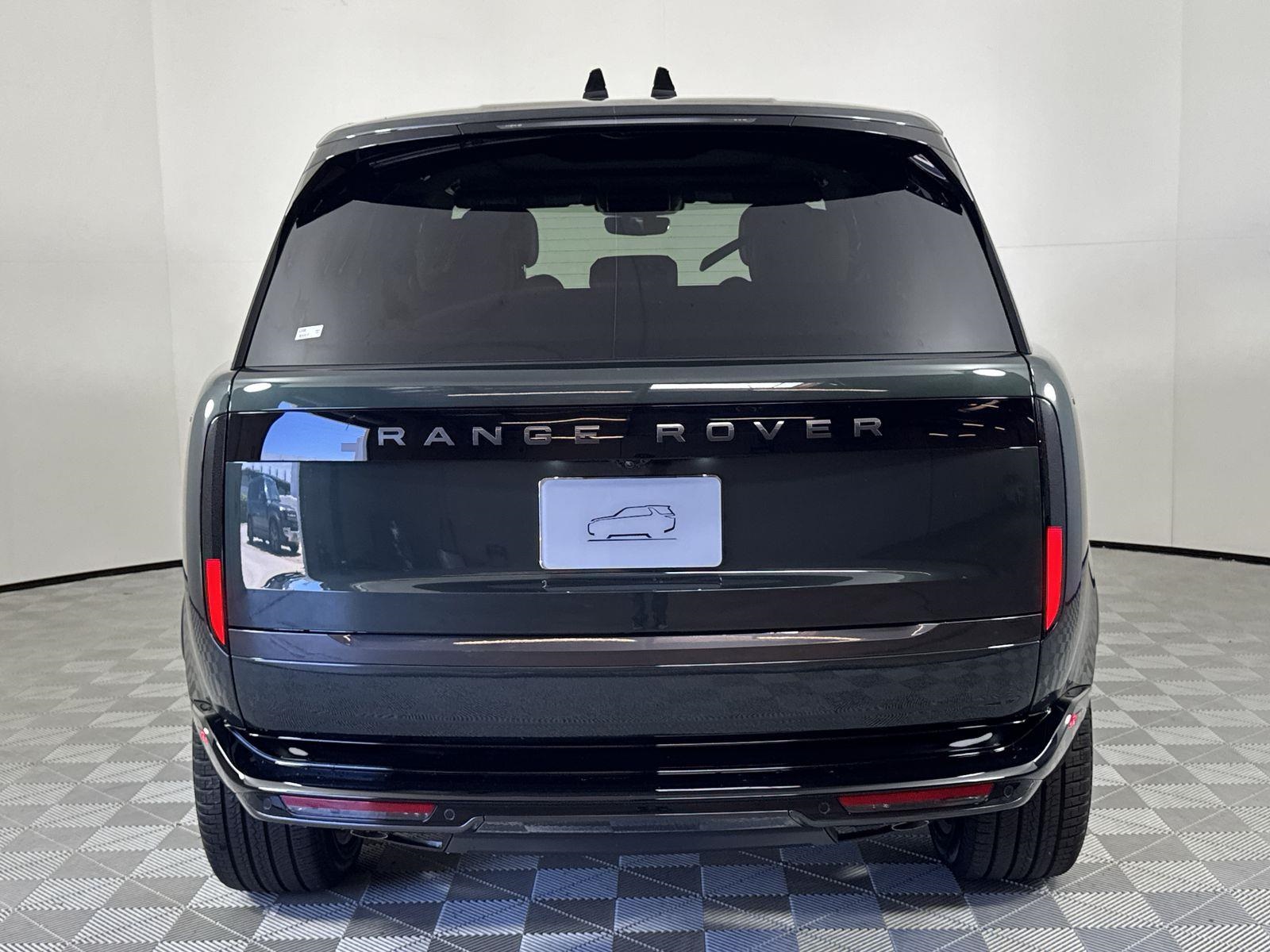 2025 Land Rover Range Rover SE photo 4