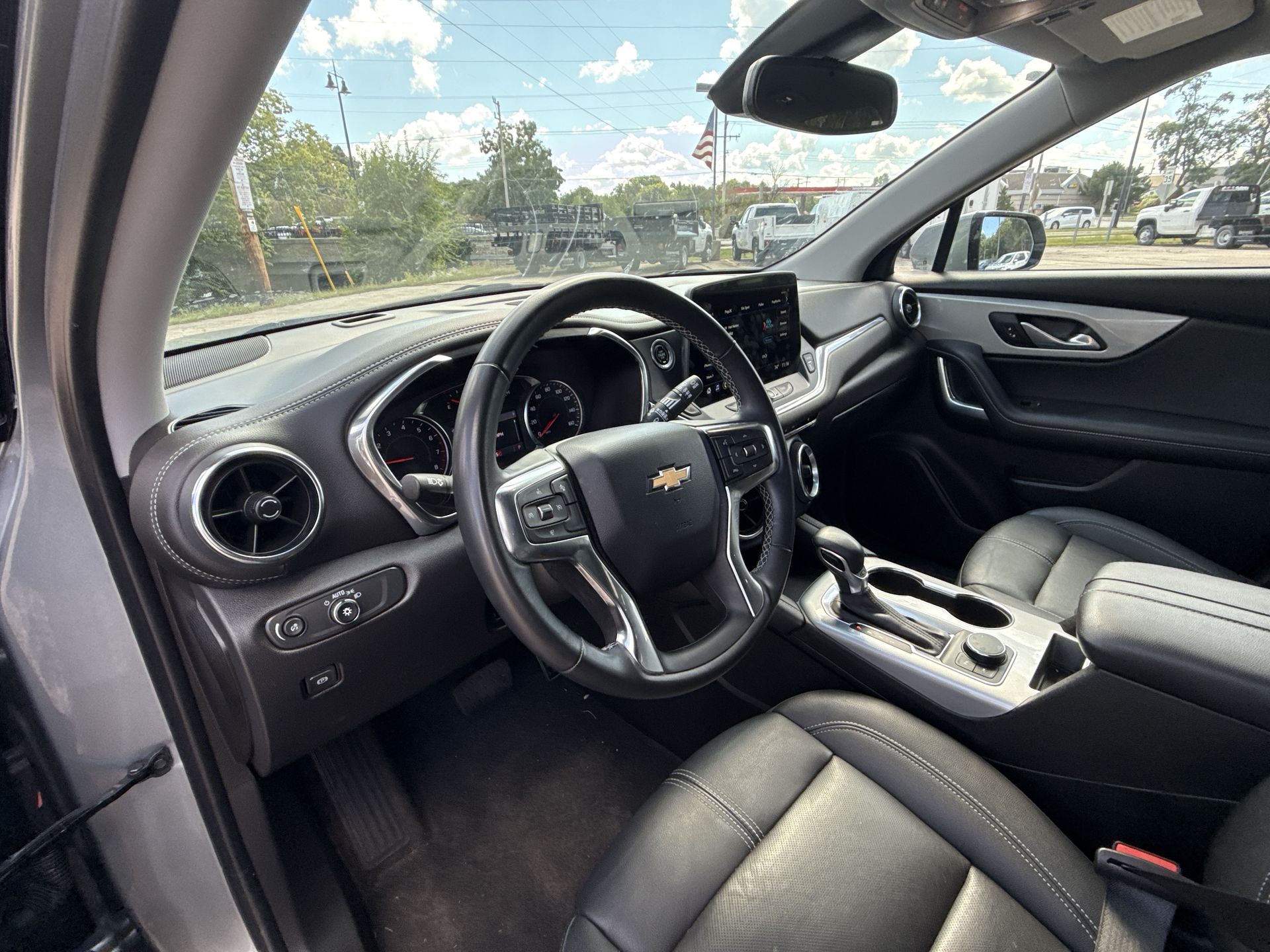 2024 Chevrolet Blazer 3LT photo 2