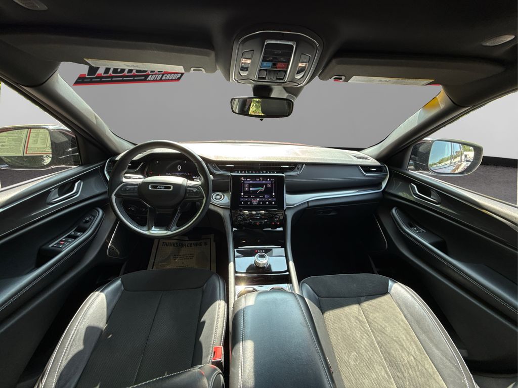 2021 Jeep Grand Cherokee Altitude photo 29