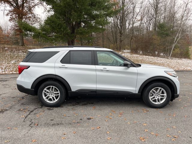 2026 Ford Explorer photo 2