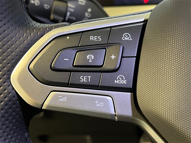2025 Volkswagen Tiguan SE R-Line Black photo 13