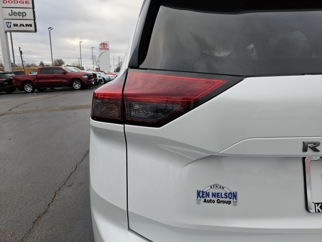 2024 Nissan Rogue S photo 2