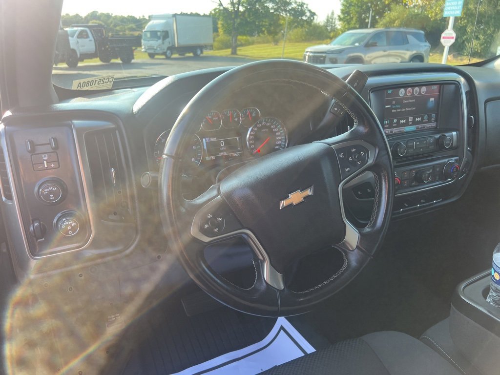 2018 Chevrolet Silverado 1500 LT photo 15