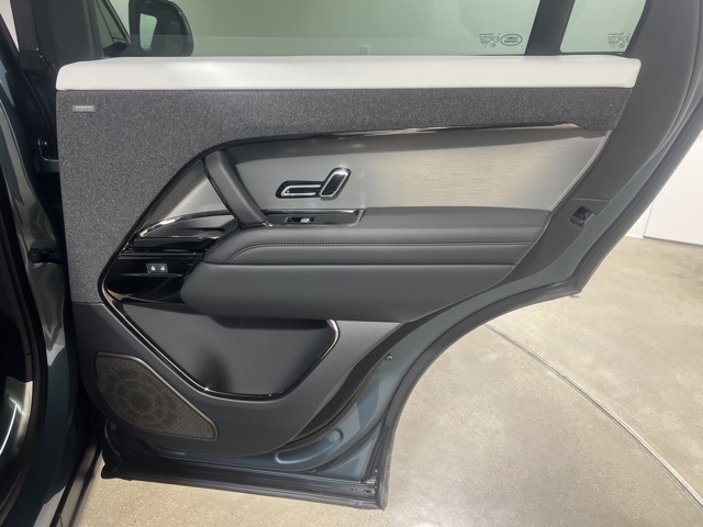 2025 Land Rover Range Rover Sport SE photo 24