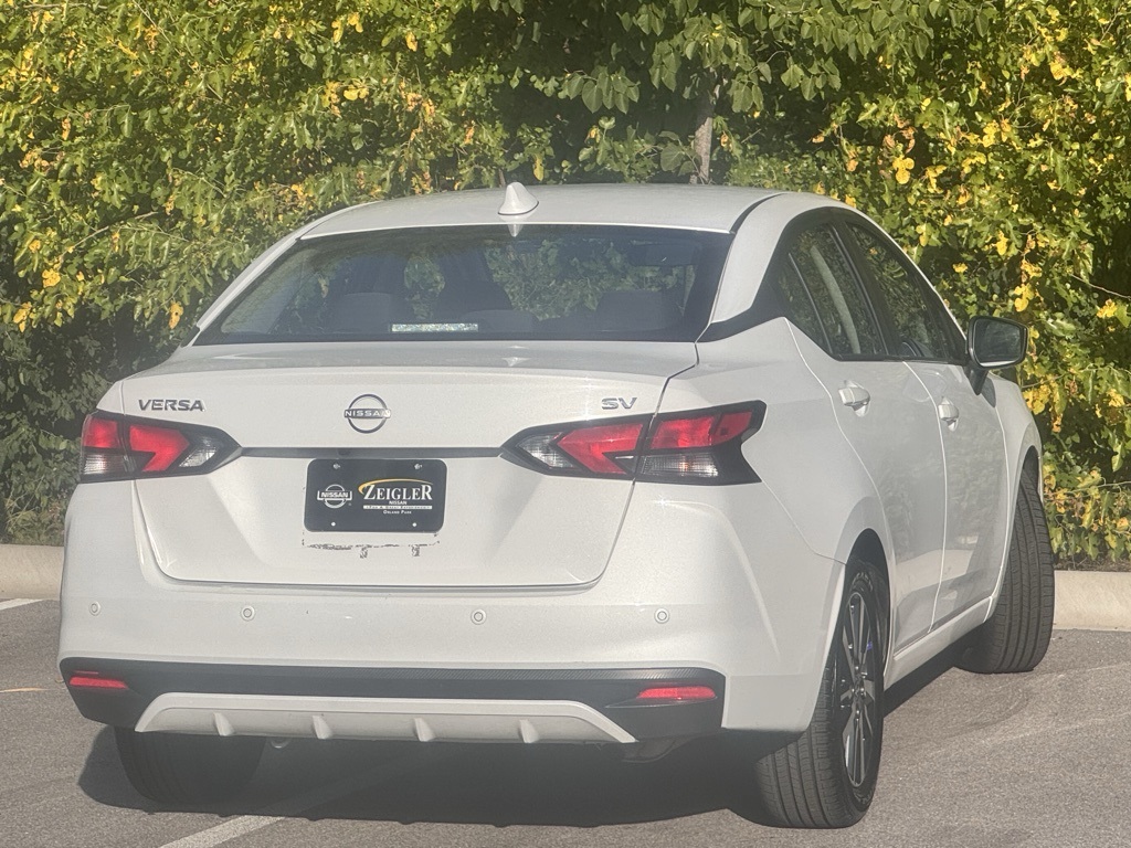 2023 Nissan Versa 1.6 SV photo 6