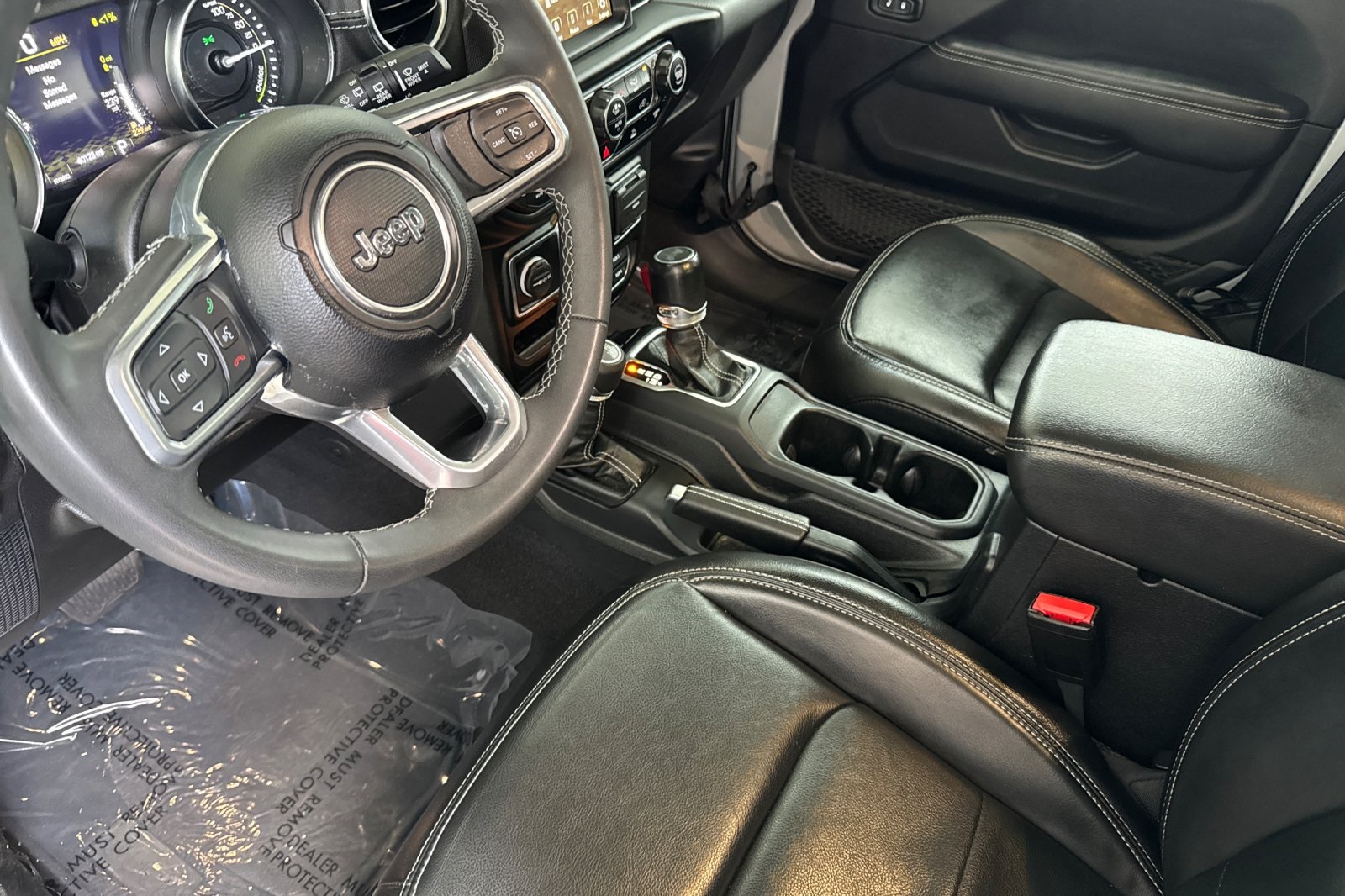 2023 Jeep Wrangler Sahara 4xe photo 10