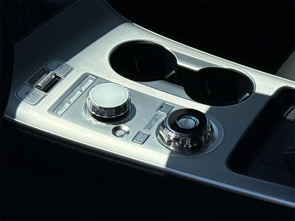 2026 Genesis Electrified GV70 Advanced photo 15