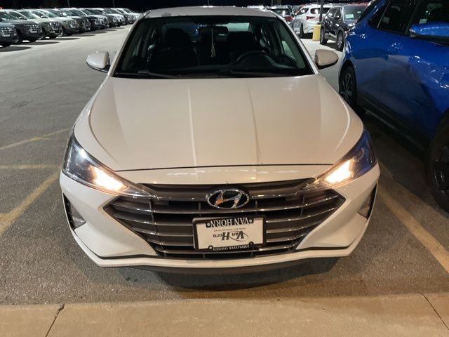 2019 Hyundai Elantra SE photo 2