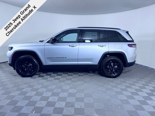 2025 Jeep Grand Cherokee Altitude X photo 2