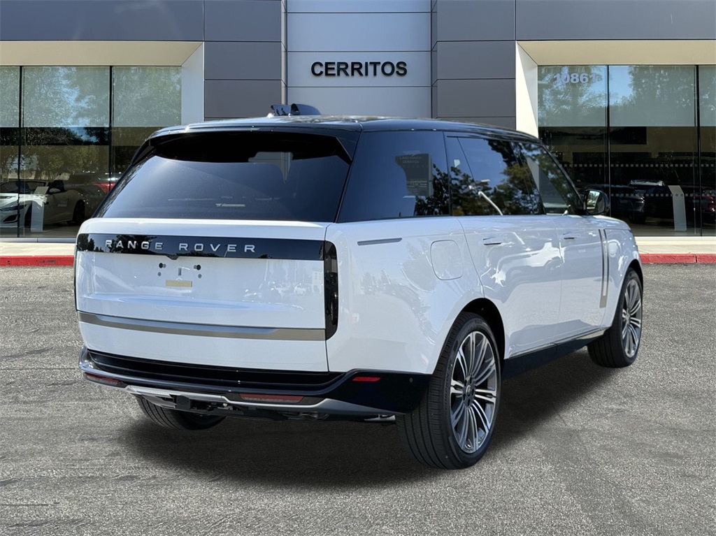 2025 Land Rover Range Rover SE photo 2