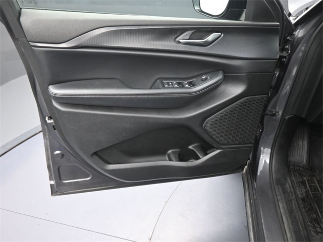 2024 Jeep Grand Cherokee Altitude photo 12