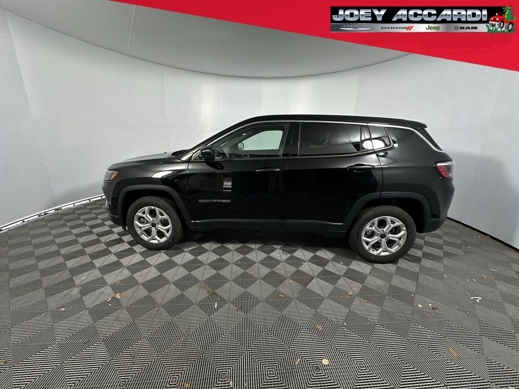 2025 Jeep Compass Sport photo 4