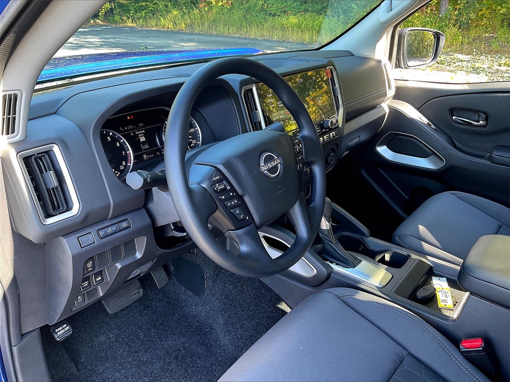 2025 Nissan Frontier SV photo 8