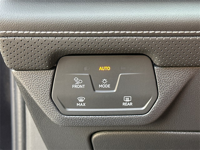 2026 Volkswagen Atlas SE Technology photo 32