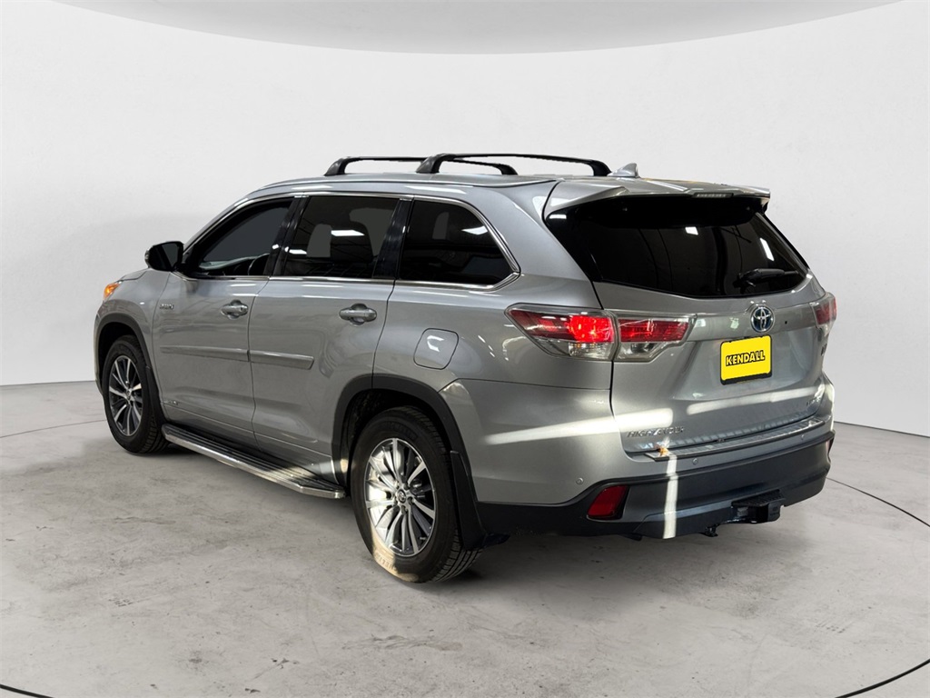 2016 Toyota Highlander Hybrid Limited Platinum photo 2