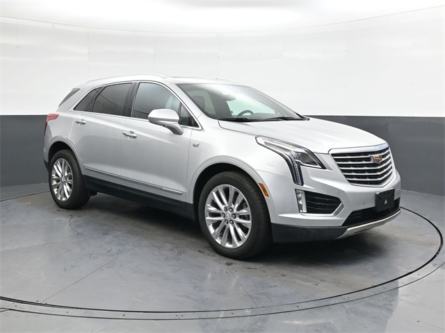 2017 Cadillac XT5 Platinum photo 2