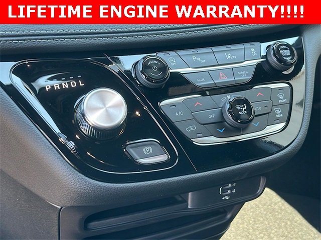 2026 Chrysler Pacifica photo 22