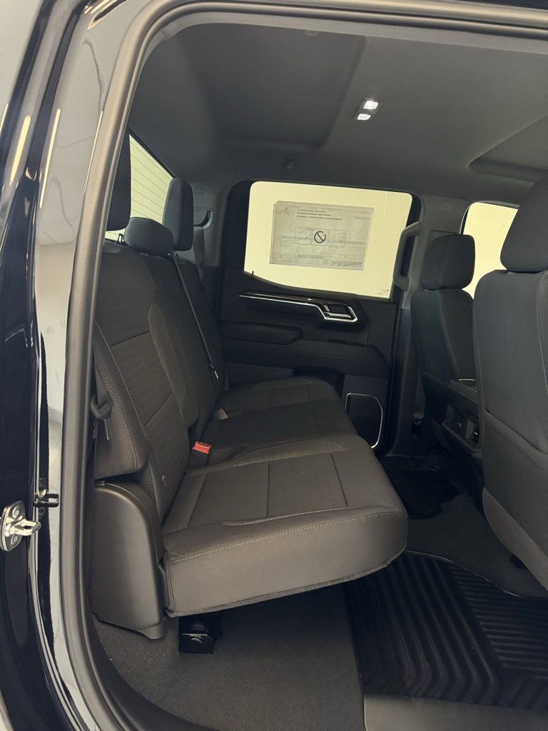 2025 Chevrolet Silverado 1500 RST photo 5