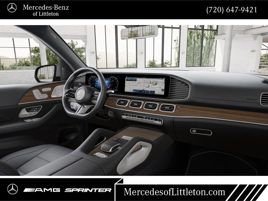 2025 Mercedes Benz GLS 450 4MATIC photo 4