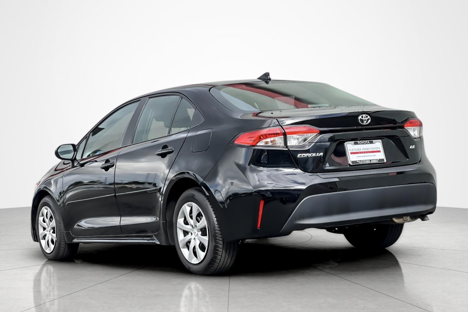 2025 Toyota Corolla LE photo 3
