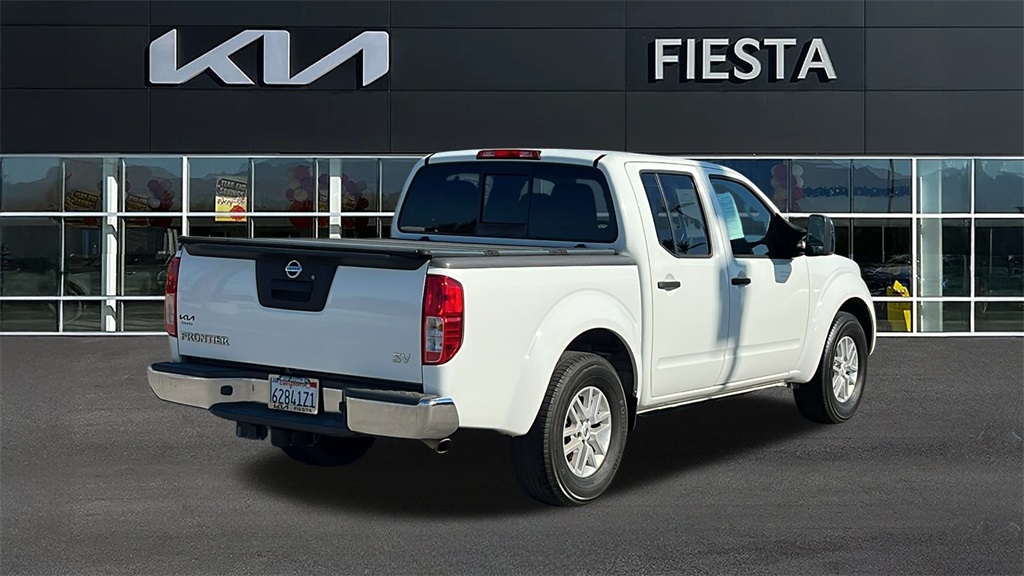 2016 Nissan Frontier SV photo 2