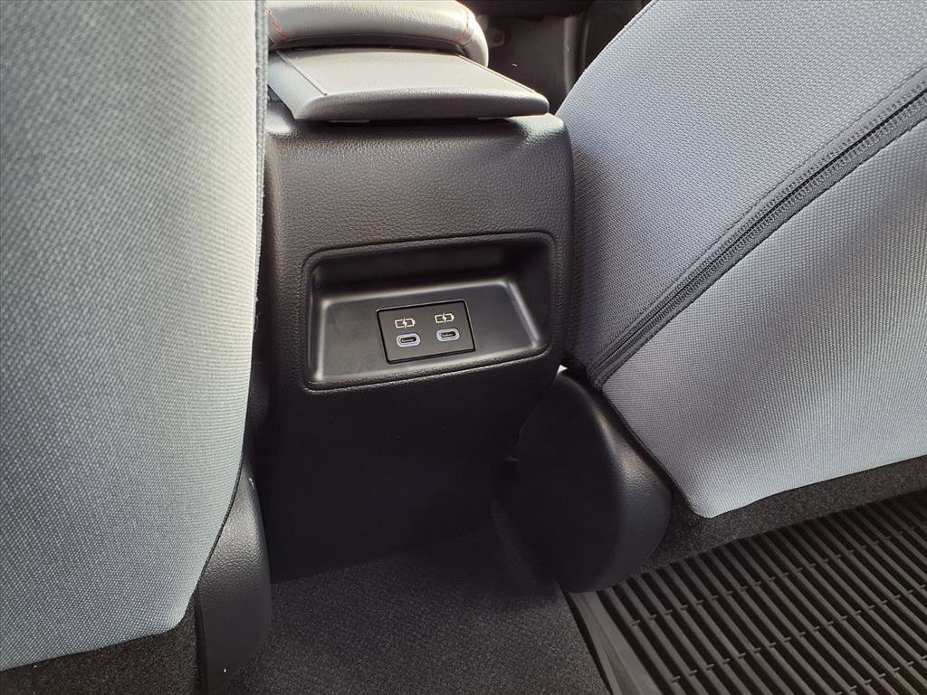 2025 Toyota Corolla SE photo 4