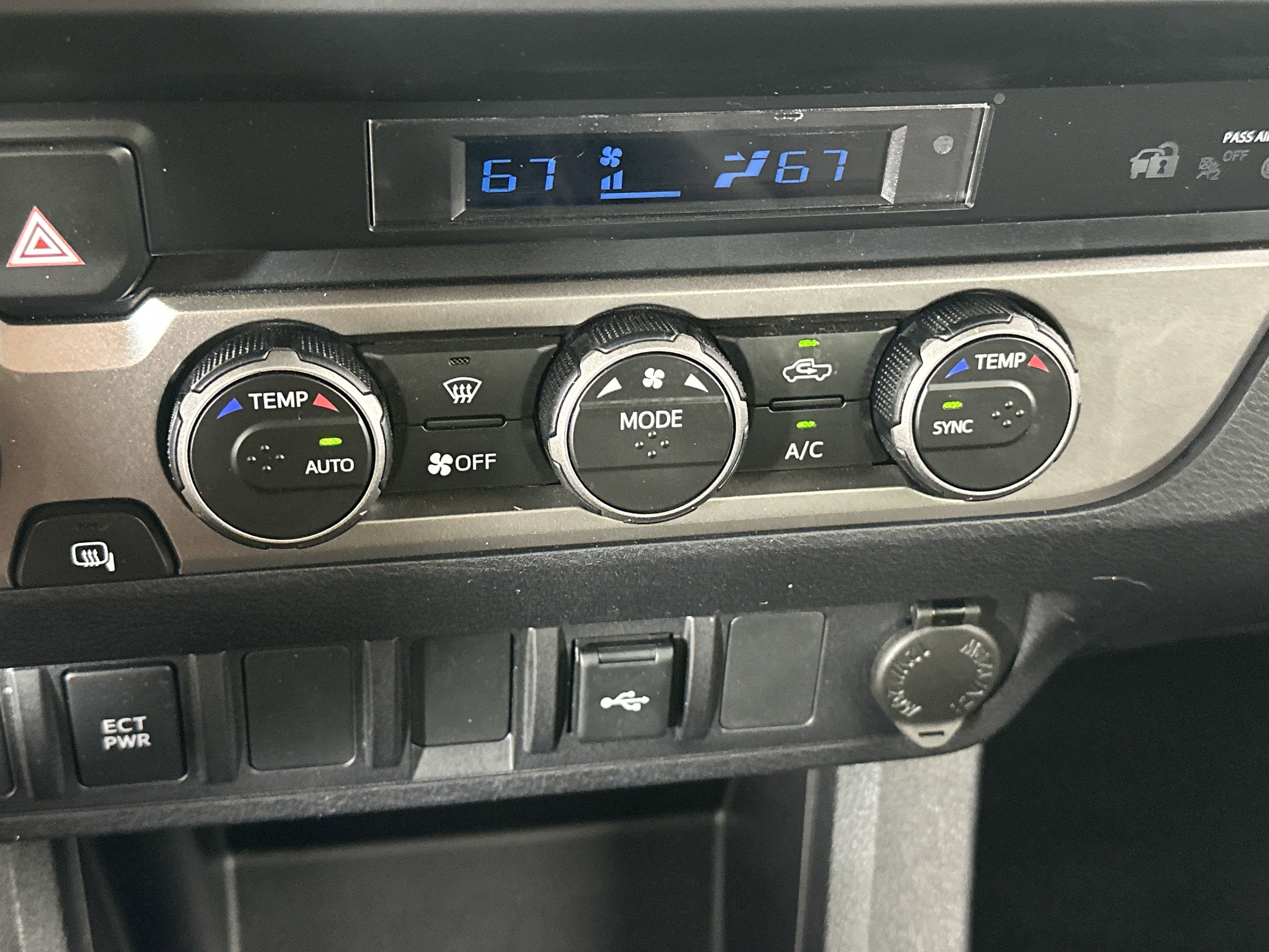 2023 Toyota Tacoma SR 4x4 photo 6