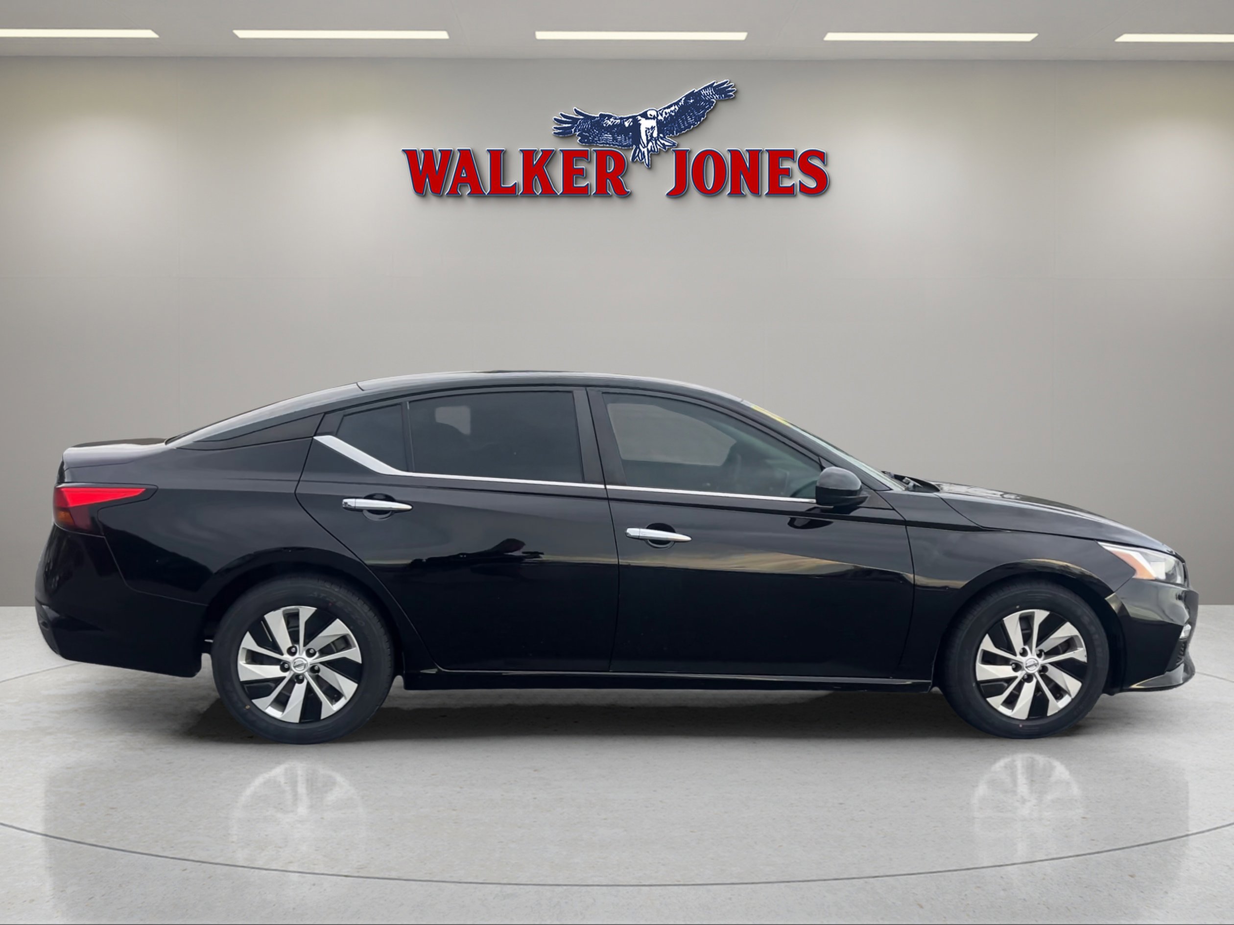 2020 Nissan Altima 2.5 S photo 2