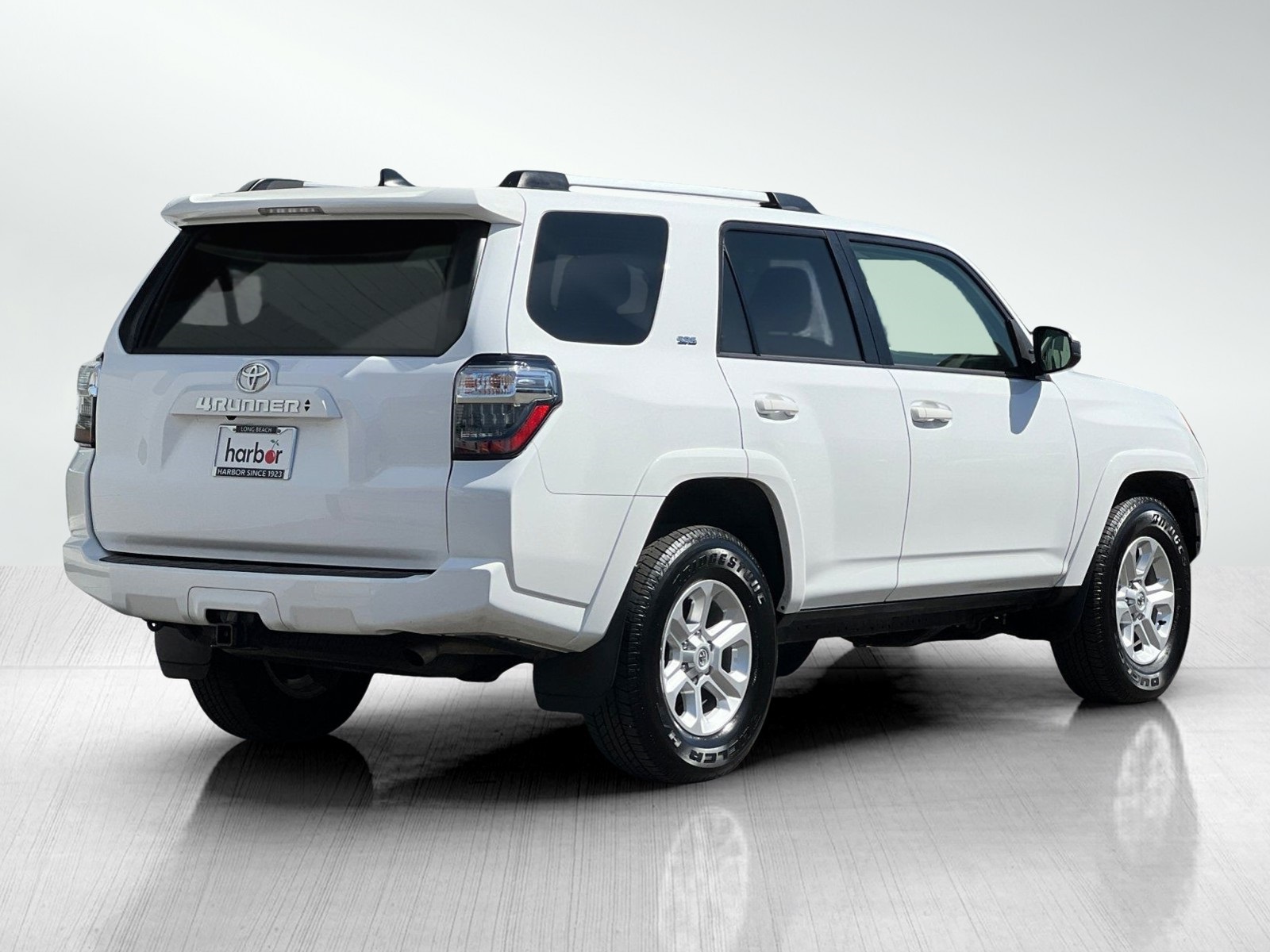 2024 Toyota 4Runner SR5 photo 4