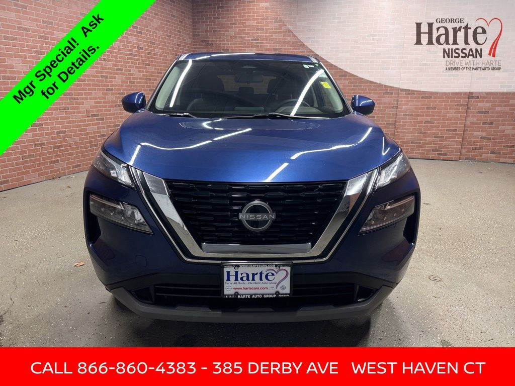 2023 Nissan Rogue SV photo 2