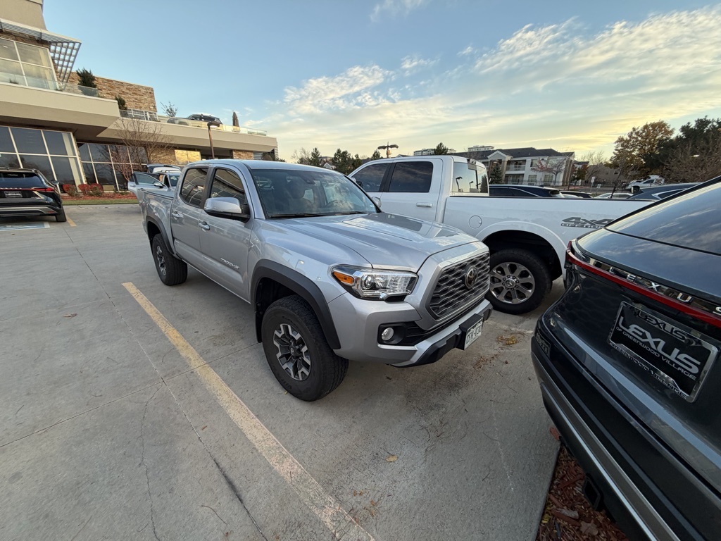 2020 Toyota Tacoma TRD Off-Road photo 2