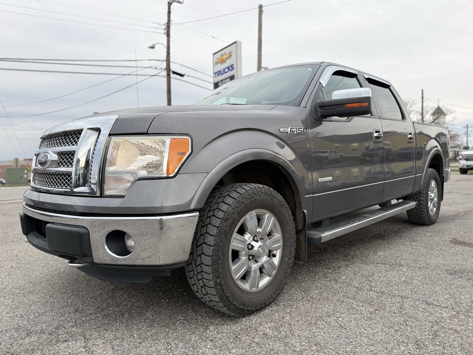 2011 Ford F-150 Lariat photo 2