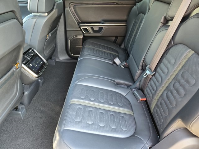 2023 Rivian R1S Launch Edition photo 23